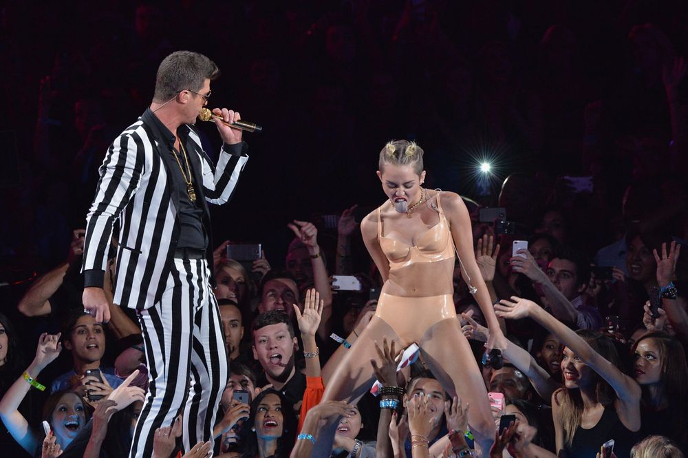 Miley Cyrus' 2013 VMAs Performance With Robin Thicke