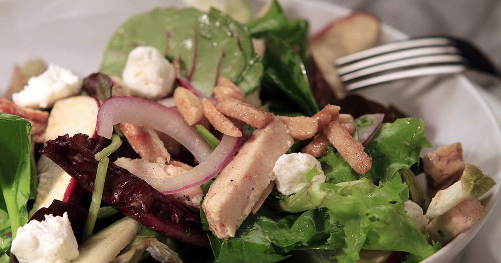 Strawberry Balsamic Chicken Salad 